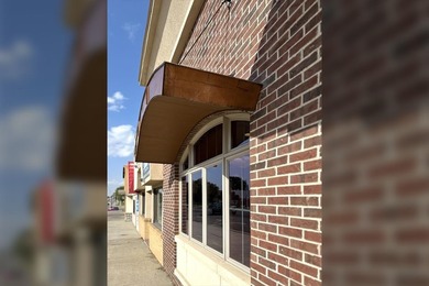 Commercial opportunity in downtown Sioux Center!! This ADA