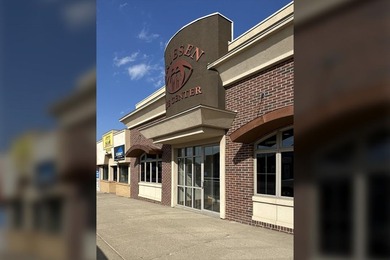 Commercial opportunity in downtown Sioux Center!! This ADA