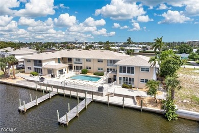 WATERFRONT living meets the ultimate boating lifestyle in this - photo 1