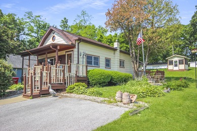 Cedar Lake - Lake County Home For Sale in Cedar Lake Indiana