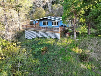 Discover this peaceful, exceptional property nestled in the - photo 2