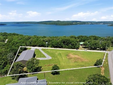 Calling all lake lovers with a soft spot for clever living-this - photo 9