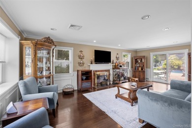 Welcome to this beautifully maintained 5-bedroom, 3.5-bath home - photo 4