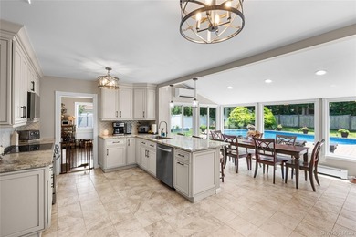 Welcome to this beautifully maintained 5-bedroom, 3.5-bath home - photo 5