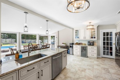 Welcome to this beautifully maintained 5-bedroom, 3.5-bath home - photo 6
