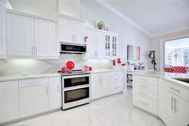 Slice of paradise found in this 3-bedroom 2 bath Hampton Woods - photo 4