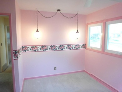 Location, location, location. Cozy, neat, 3-bedroom, 1 bath - photo 16