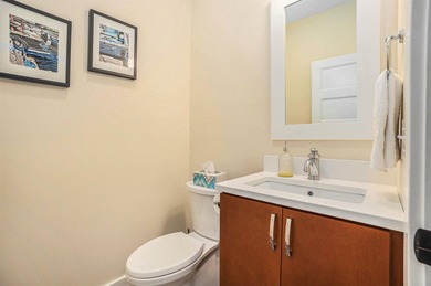 3-bedroom, 2.5-bath custom home just three doors from Lake - photo 18