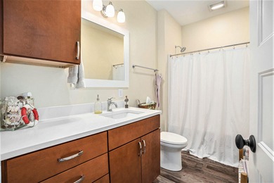3-bedroom, 2.5-bath custom home just three doors from Lake - photo 19