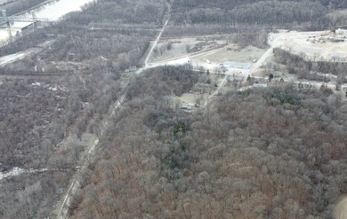 Only seconds from the Illinois River, this approximately 740 - photo 9
