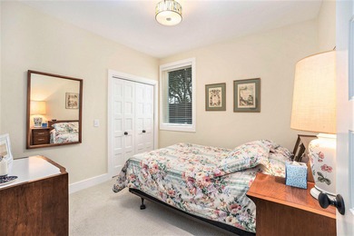 3-bedroom, 2.5-bath custom home just three doors from Lake - photo 22