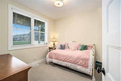 3-bedroom, 2.5-bath custom home just three doors from Lake - photo 23