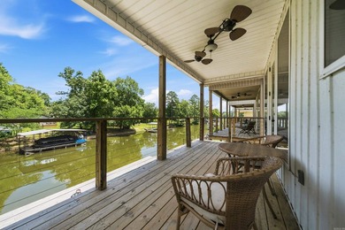 Welcome to this beautiful 3-bedroom, 2.5-bath lakefront retreat - photo 10