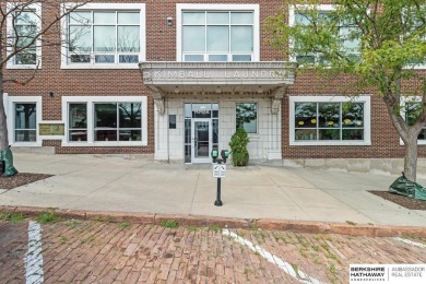 Adam Briley, M: , adam.briley,   - Modern 2-bedroom, 2-bath