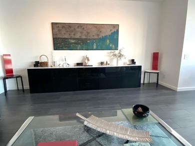 TASTEFULLY RE-DESIGNED ONE BEDRM ONE BATH D-LUXE,W SOLARIUM