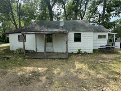 Big Lake Home For Sale in Columbia City Indiana