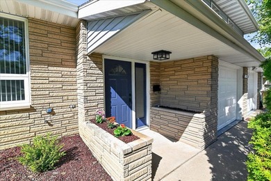 Rarely available, extensively renovated contemporary home just a - photo 4
