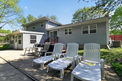 Rarely available, extensively renovated contemporary home just a - photo 6