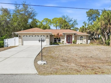 Welcome to this TURNKEY, MOVE-IN READY Florida retreat perfectly - photo 32