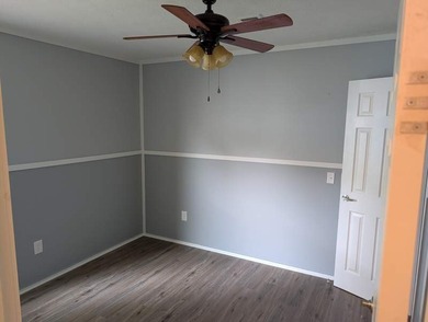 This 2017 manufactured home in the desirable Elmwood community - photo 8