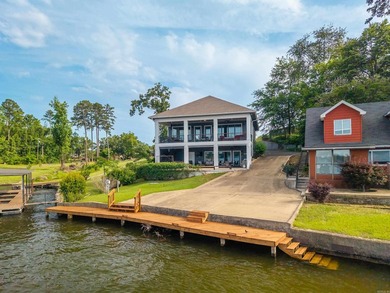 Luxury Lake Hamilton Waterfront Retreat! Approximately 3,200 sq - photo 3