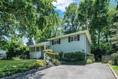 Welcome to 34 Grist Mill Ln. located in the desirable Halesite - photo 2