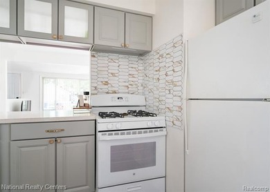 Welcome home to this absolutely adorable, fully updated ranch - photo 12