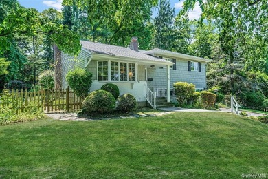 Welcome to 34 Grist Mill Ln. located in the desirable Halesite - photo 3