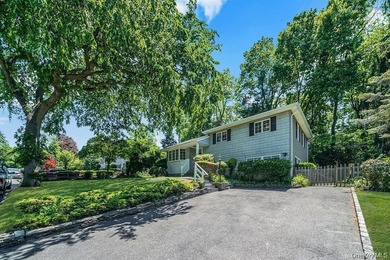 Welcome to 34 Grist Mill Ln. located in the desirable Halesite - photo 5