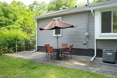 Welcome home to this absolutely adorable, fully updated ranch - photo 23