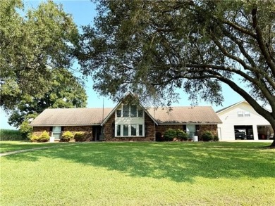 Lake Home For Sale in Cottonport, Louisiana