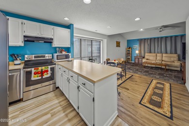 Resort community living is waiting for you. This 2bd/2ba condo - photo 3