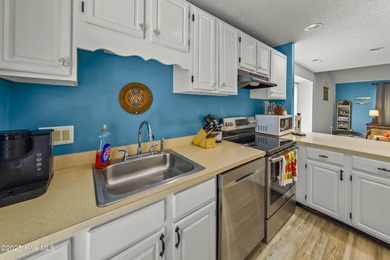 Resort community living is waiting for you. This 2bd/2ba condo - photo 7