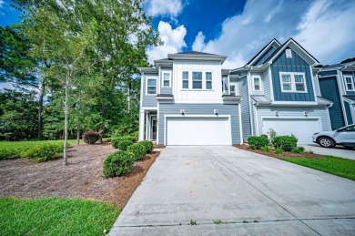 Lake Home For Sale in Mount Pleasant, South Carolina