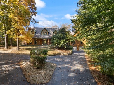 Discover this upscale home, beautifully situated on 2.27 acres - photo 4