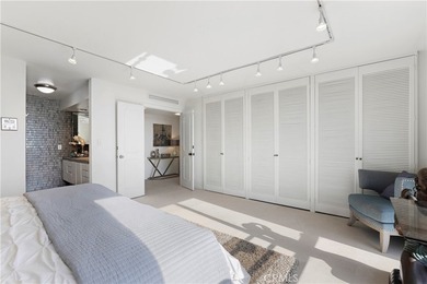 601 Lido Park Drive Building is the ultimate in elegance. This - photo 15