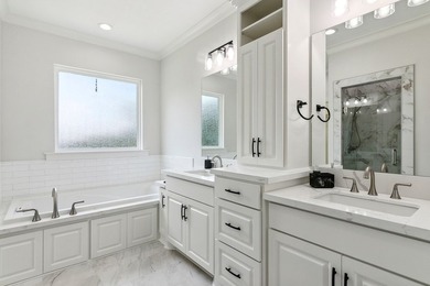 Welcome to your luxurious retreat at the exquisite Rayburn - photo 21