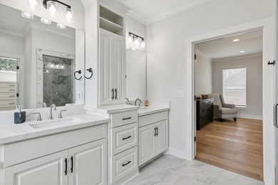 Welcome to your luxurious retreat at the exquisite Rayburn - photo 23