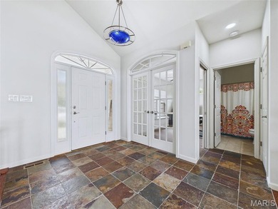 Nothing to do but move right in! This stunning stand-alone villa - photo 4