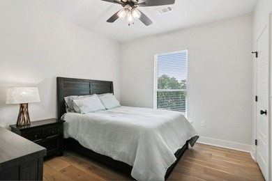 Welcome to your luxurious retreat at the exquisite Rayburn - photo 28