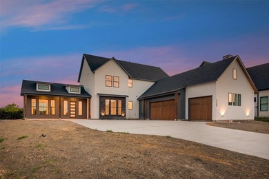 ASSUMABLE VA LOAN AVAILABLE! Buyers do not have to be veterans - photo 1