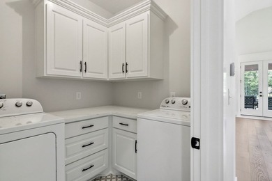 Welcome to your luxurious retreat at the exquisite Rayburn - photo 36
