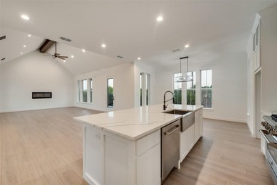 ASSUMABLE VA LOAN AVAILABLE! Buyers do not have to be veterans - photo 7