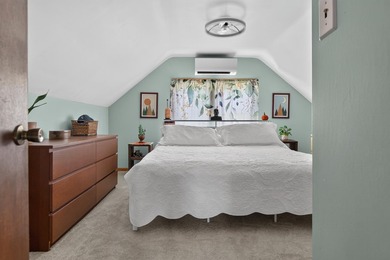Welcome to 147 Rowe Avenue, nestled just a 3 minute stroll from - photo 22