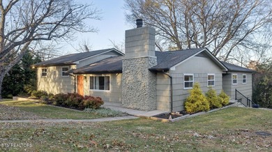 Fort Loudoun Lake Home Sale Pending in Knoxville Tennessee