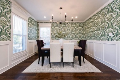 Beautiful like new construction custom built home in Waterview - photo 11