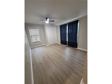 Welcome to your perfect home! This move-in ready true ranch has - photo 11