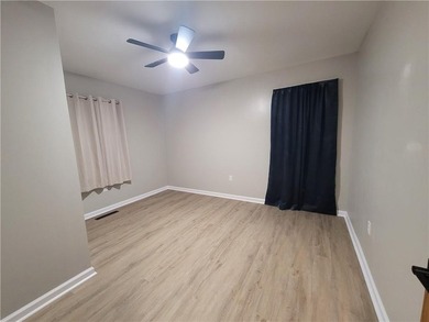 Welcome to your perfect home! This move-in ready true ranch has - photo 13