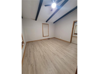Welcome to your perfect home! This move-in ready true ranch has - photo 18