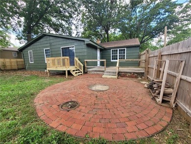 Welcome to your perfect home! This move-in ready true ranch has - photo 21